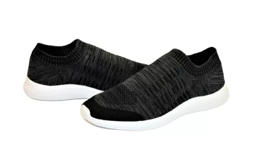 Мужские кроссовки 40-45 черные